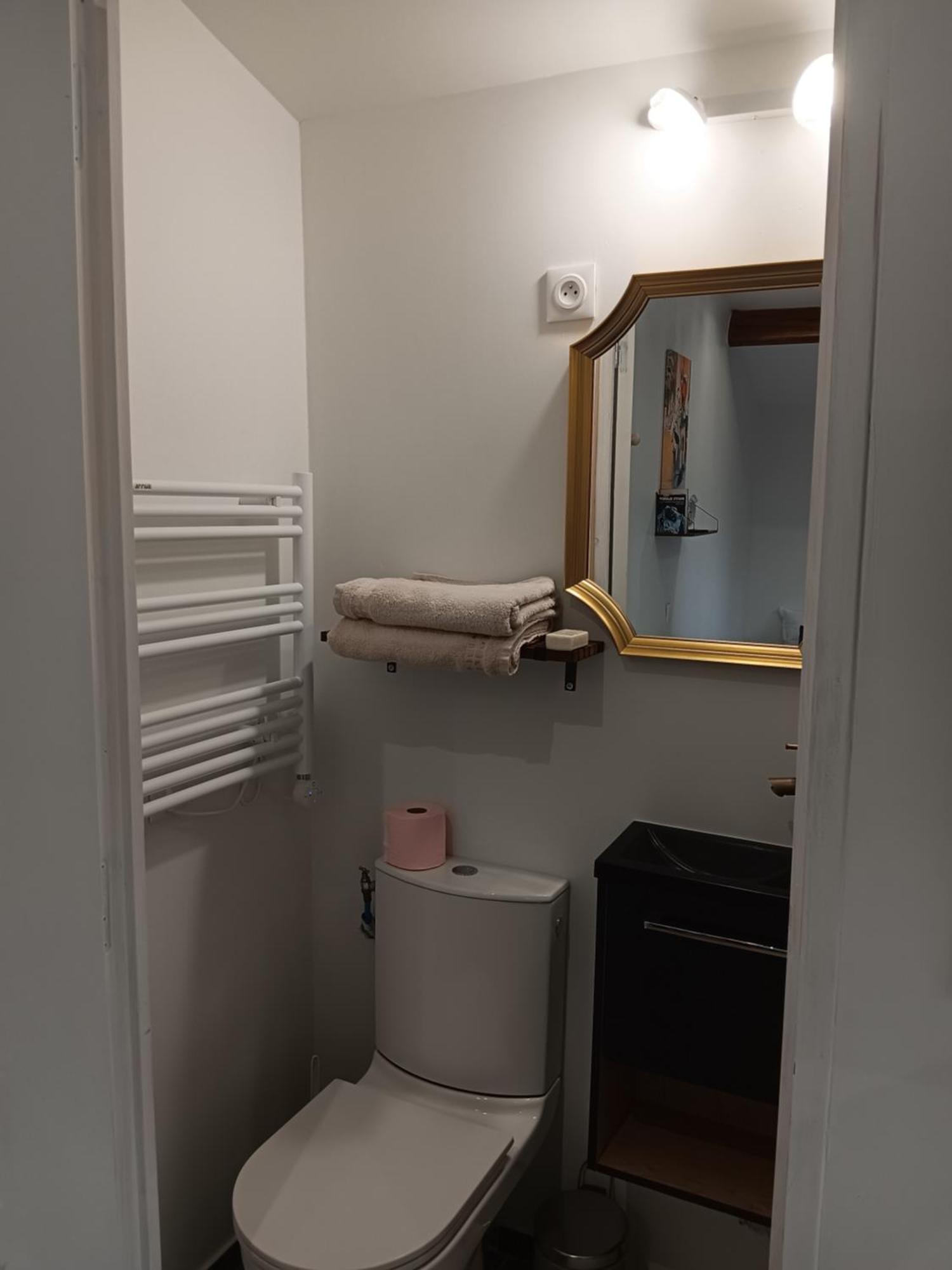 Studio Maisonette Езин Екстериор снимка